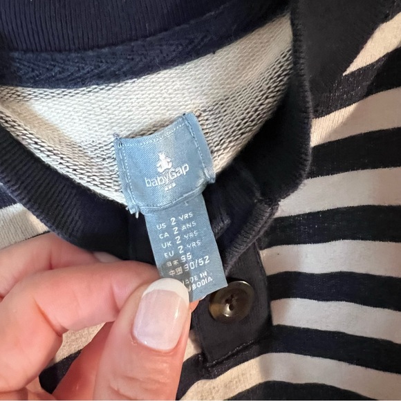 Baby gap sweatshirt - Picture 3 of 4
